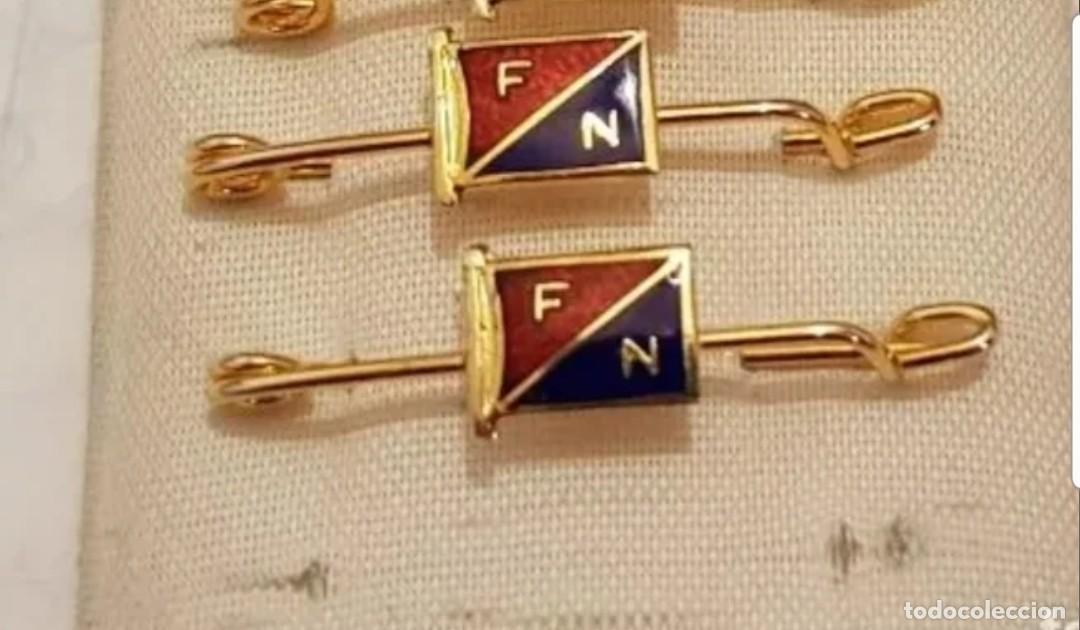 Military Antiques: Pisacorbata bandera fuerza nueva espa&ntilde;ola ,esmalte