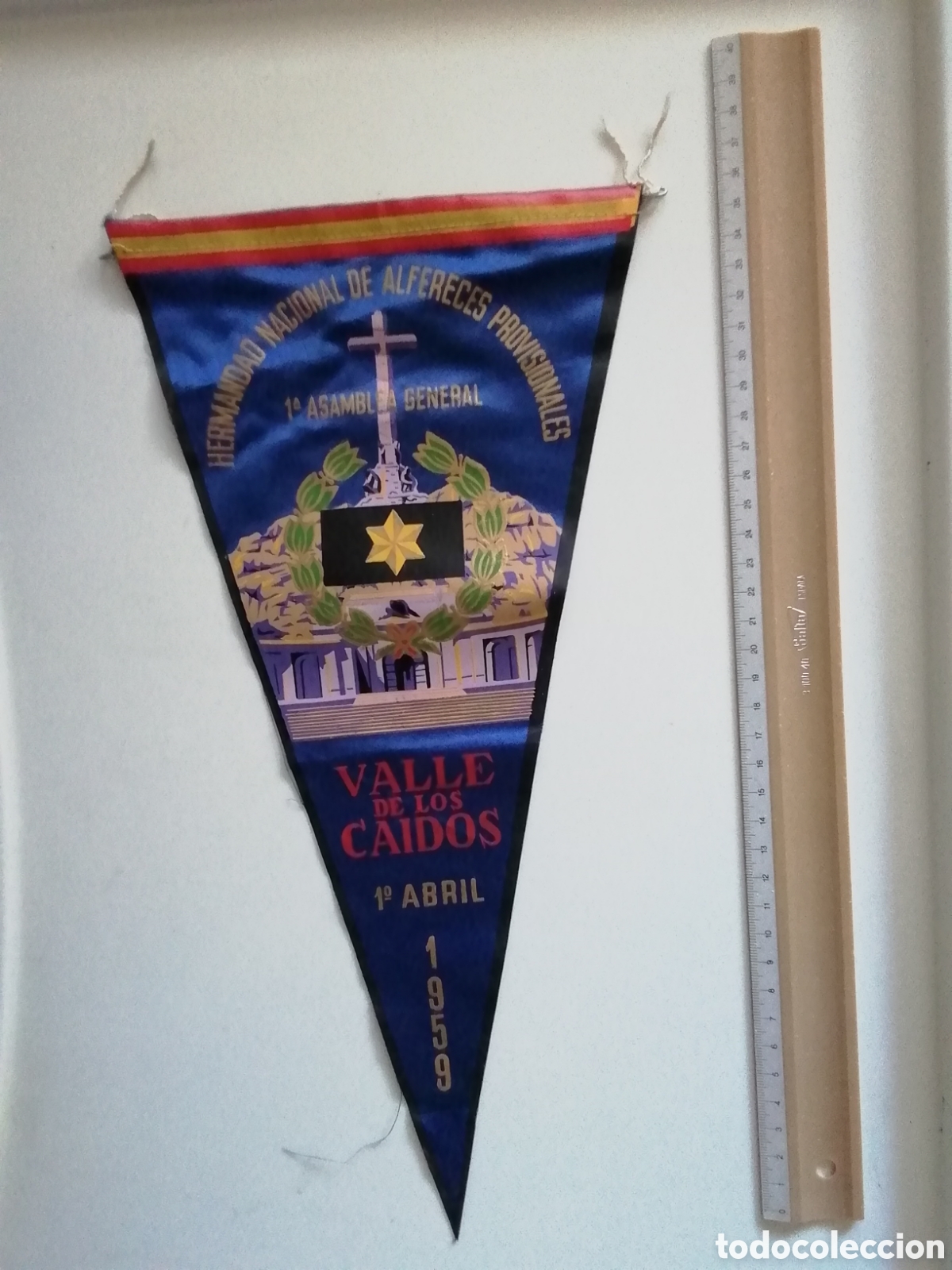 Military Antiques: BANDERIN HERMANDAD ALFERECES. VALLE DE LOS CA&Iacute;DOS. 1959