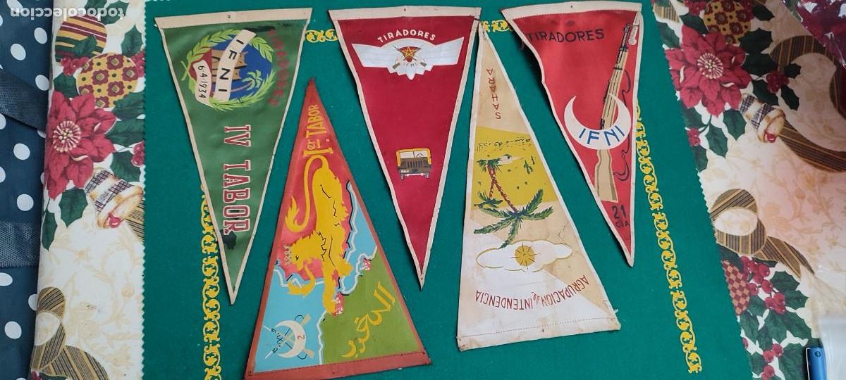 Military Antiques: Lote banderines regulares tiradores de IFNI militares