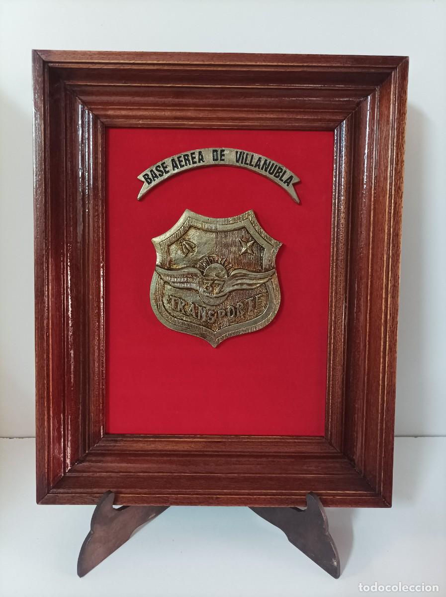 Military Antiques: Metopa enmarcada. BASE AEREA DE VILLANUBLA. ALA 37 TRANSPORTE. Metal sobre madera entelada