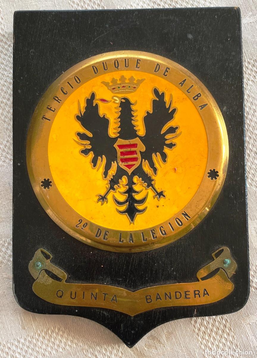Militaria: Metopa La Legi&oacute;n. Tercio Duque de Alba, 2&ordm; de la Legion, Quinta Bandera, mide 20 x 13,5 cms.,