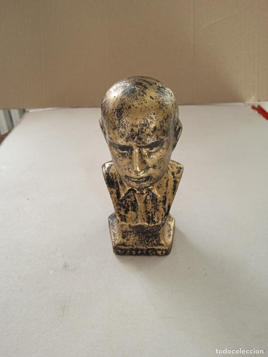 Militaria: MEDIO BUSTO CON CABEZA DE MUSSOLINI, APROX. 12 CM DE ALTO.