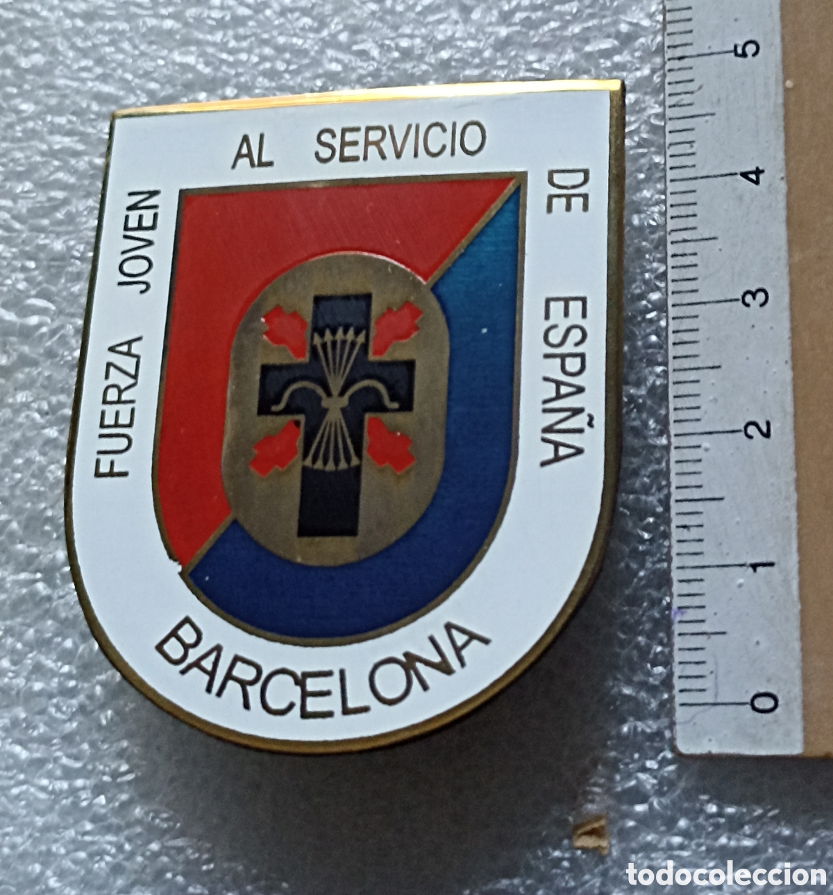 Militaria: CHAPA DE PECHO, FUERZA JOVEN, BARCELONA