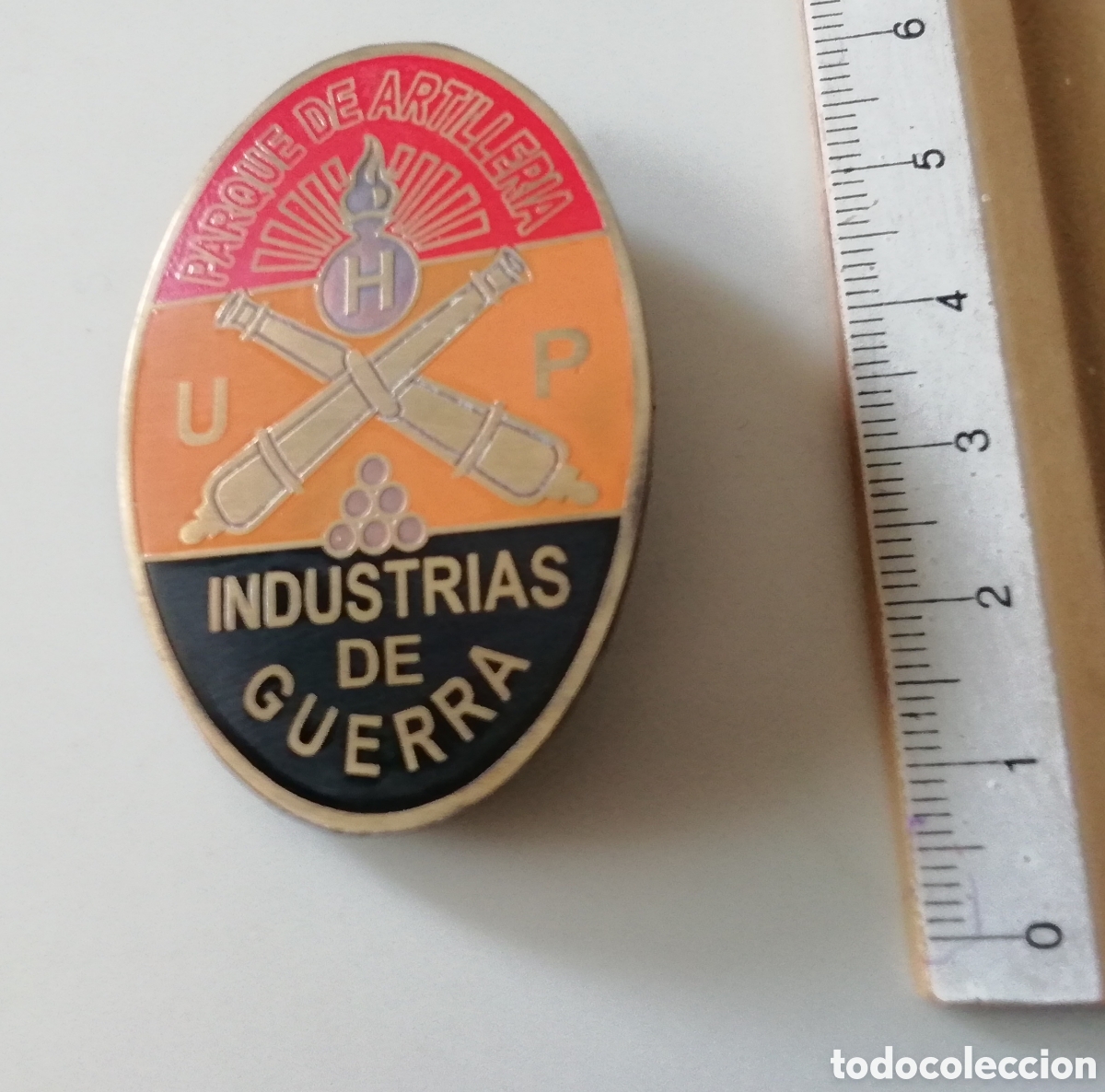 Militaria: PLACA PARQUE DE ARTILLER&Iacute;A INDUSTRIAS DE GUERRA, REP&Uacute;BLICA