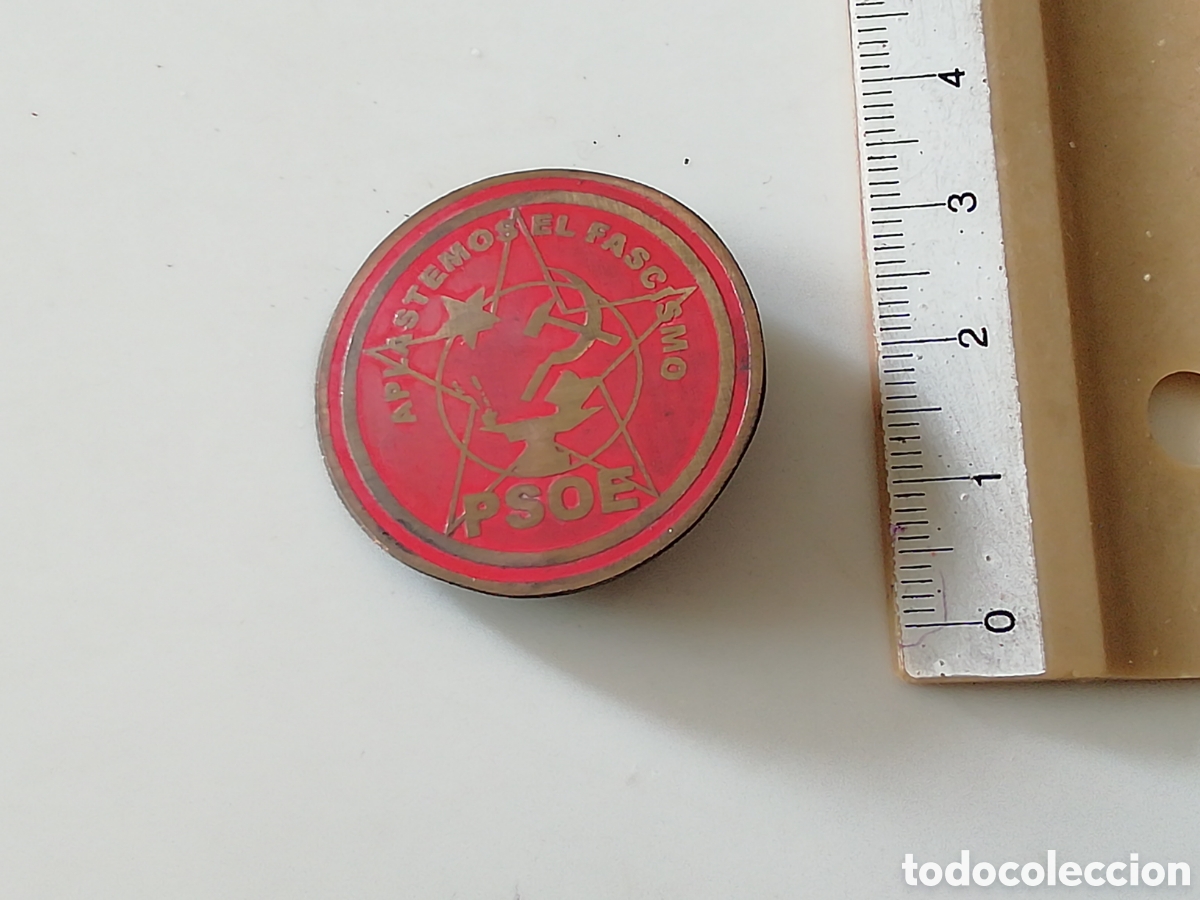 Military Antiques: PLACA PSOE APLASTEMOS EL FASCISMO