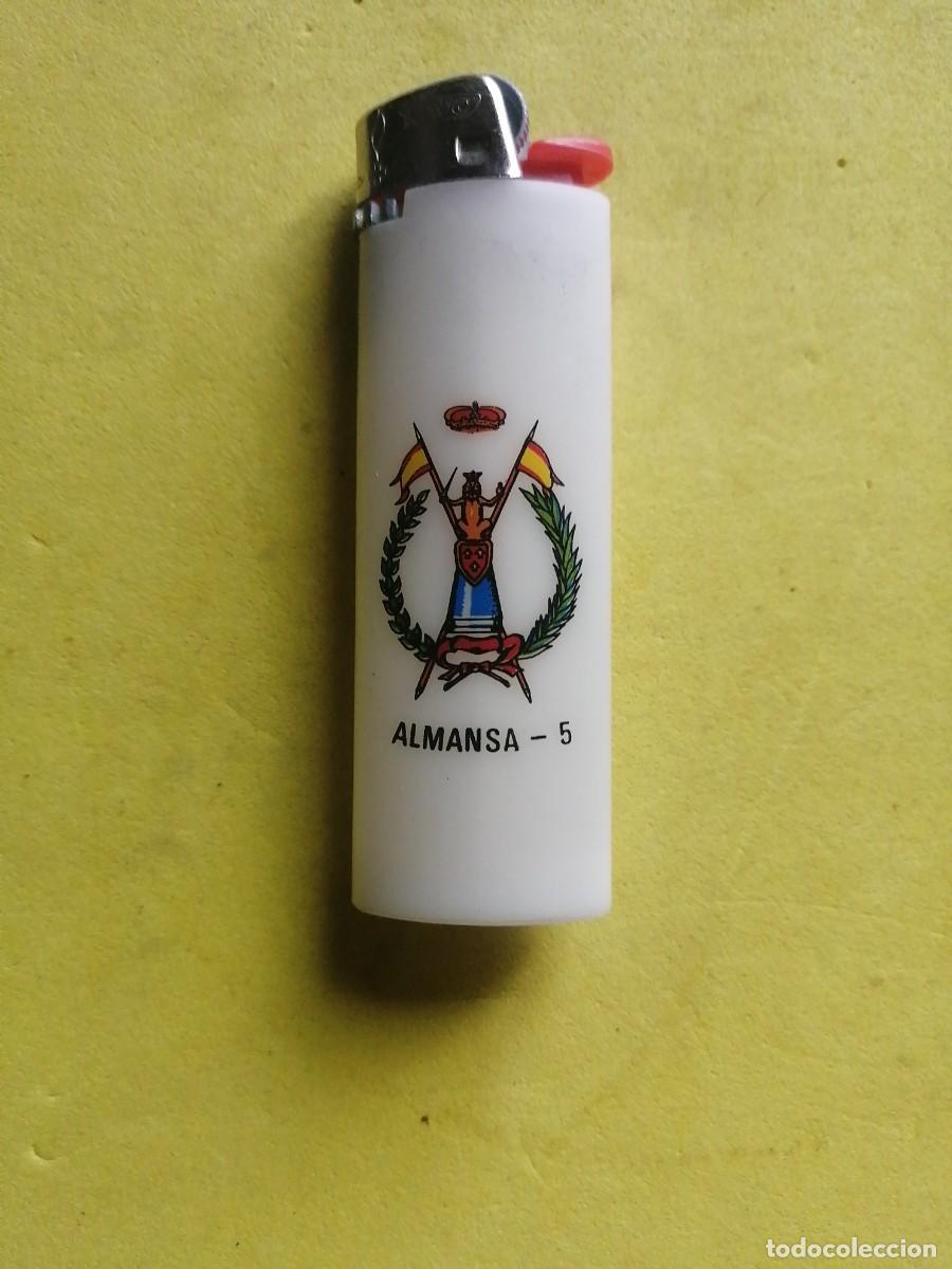 Militaria: Mechero militar Almansa 5