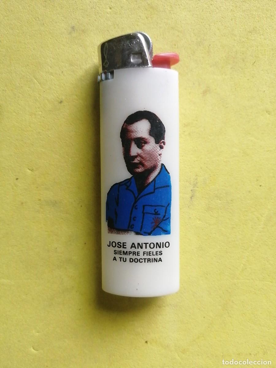 Militaria: Mechero Jos&eacute; Antonio
