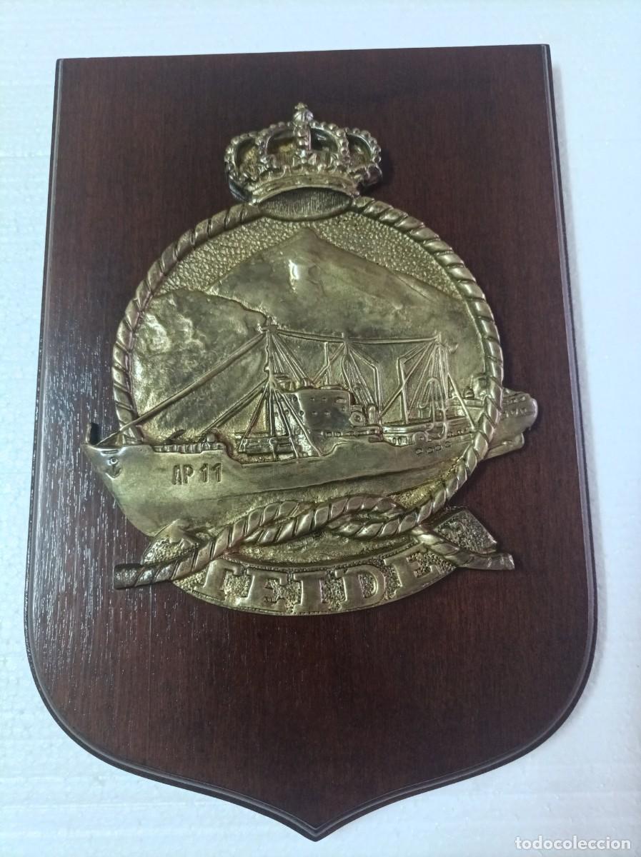 Militaria: Metopa naval. PETROLERO DE FLOTA - TEIDE (AP-11). Bronce sobre madera.
