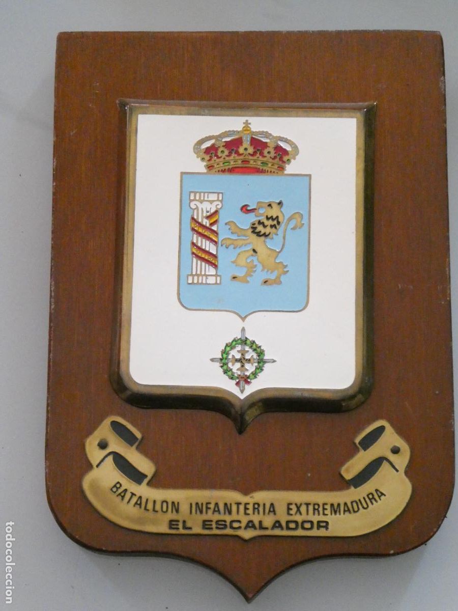 Militaria: METOPA CUADRO MILITAR. BATALL&Oacute;N INFANTER&Iacute;A EXTREMADURA EL ESCALADOR. 20CM. 210GR