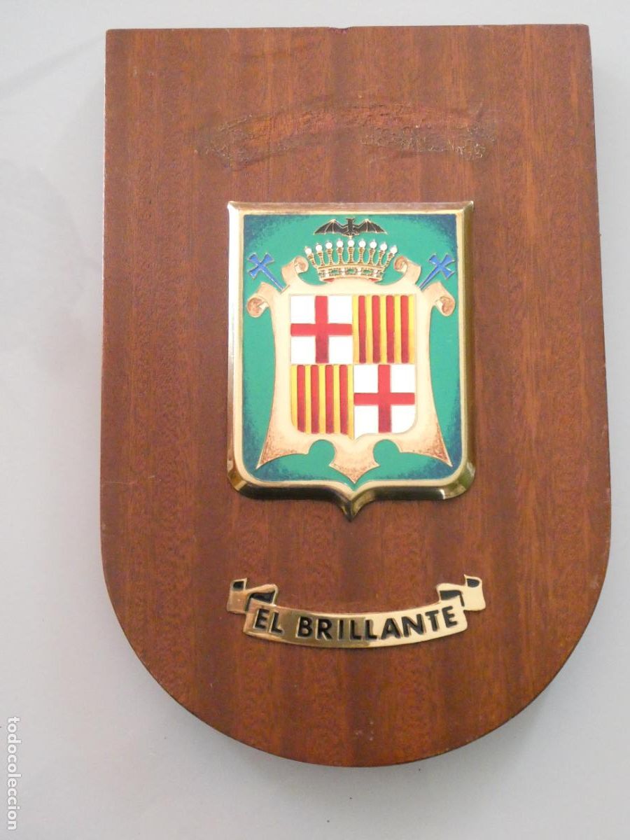 Militaria: METOPA CUADRO MILITAR. EL BRILLANTE REGIMIENTO CAZADORES DE MONTA&Ntilde;A BARCELONA 63. 27CM. 570GR