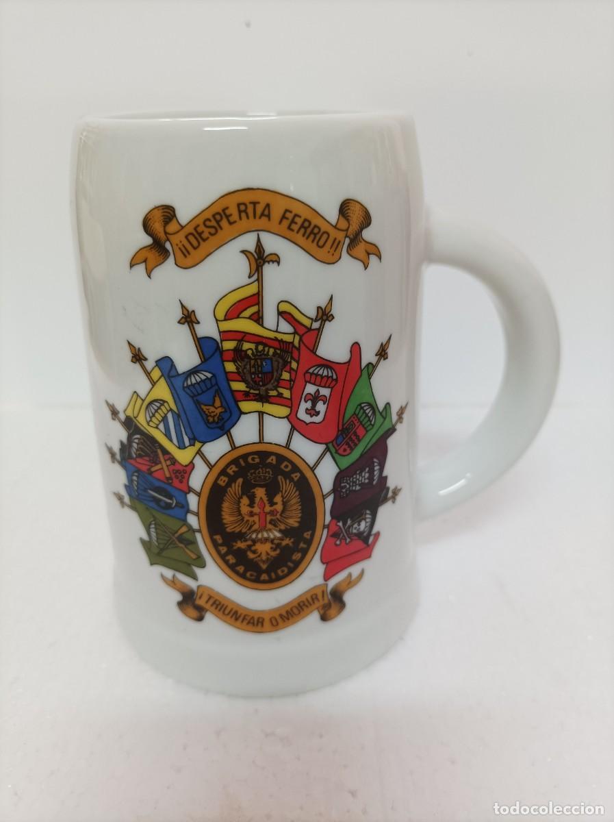 Militaria: Jarra cer&aacute;mica. BRIGADA PARACAIDISTA.
