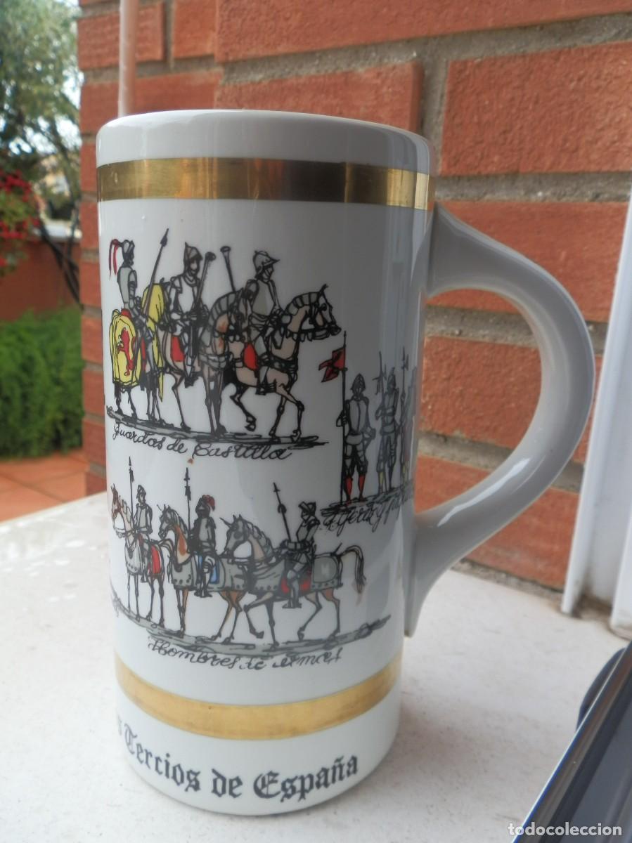 Militaria: JARRA PORCELANA SUREDA. INFANTES Y CABALLEROS DE LOS TERCIOS DE ESPA&Ntilde;A. SIGLOS XV Y XVI.