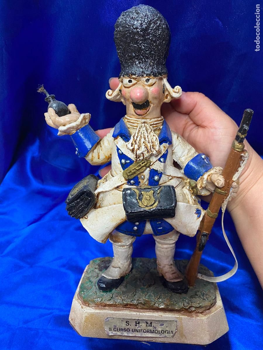 Militaria: CURSO UNIFORMOLOGIA ESCULTURA