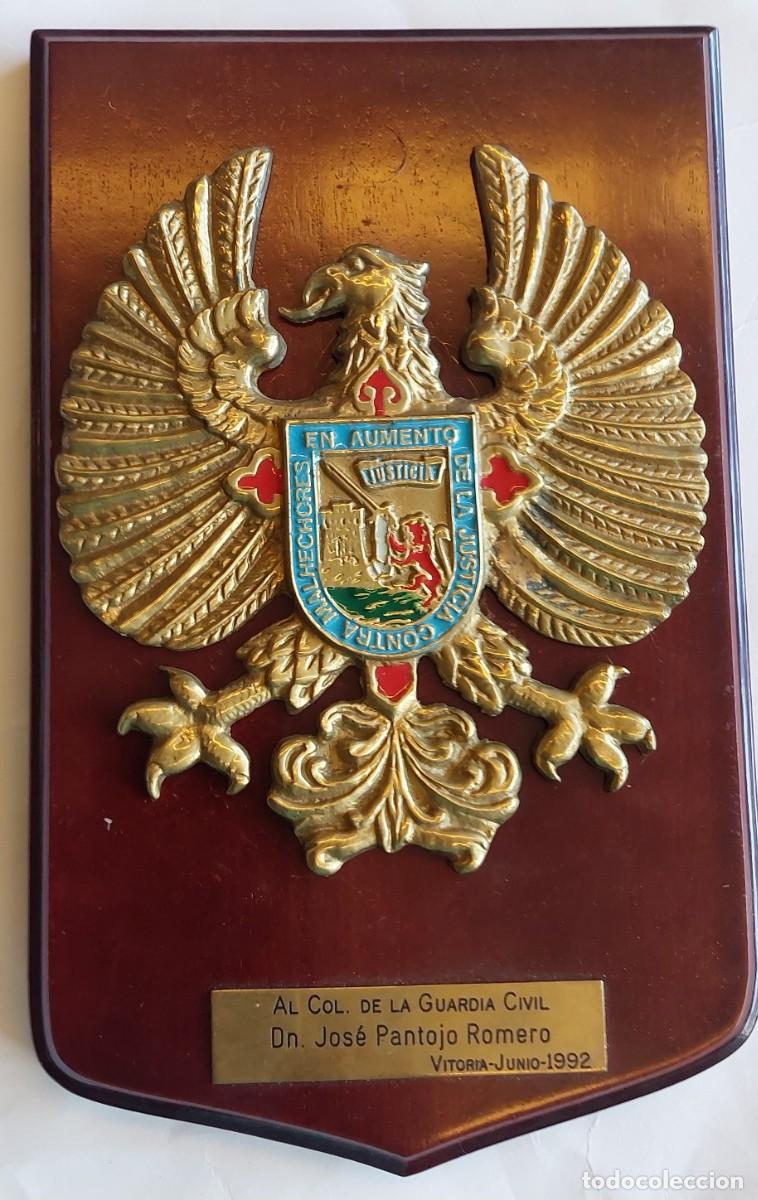 Military Antiques: Metopa con el escudo de AlavaSobre aguila