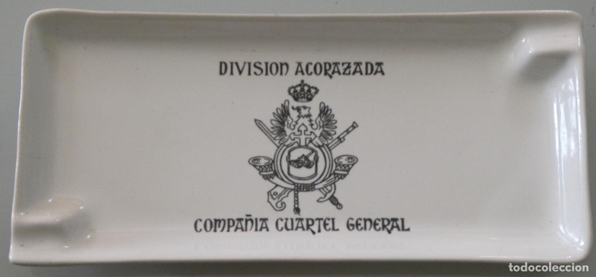 Militaria: BANDEJA CENICERO DE CER&Aacute;MICA MILITAR. DIVISI&Oacute;N ACORAZADA COMPA&Ntilde;&Iacute;A CUARTEL GENERAL. 22CM. 400GR