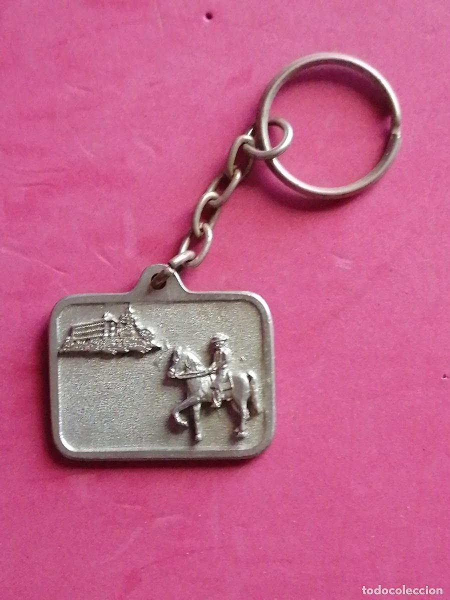 Military Antiques: Llavero Virgen de la Cabeza, 1982-83