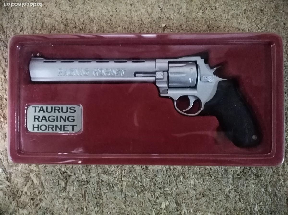 Militaria: Taurus Raging Hornet.Escala 1:2,5 Pistolas y Revolveres Orbis RBA