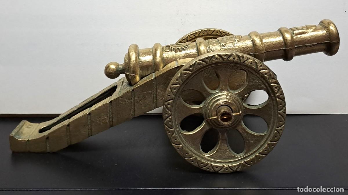 Militaria: BONITO CA&Ntilde;ON DE METAL DORADO. CA&Ntilde;ON-02