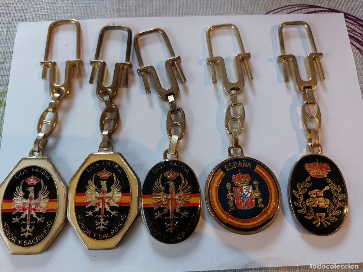 Militaria: LOTE DE LLAVEROS MILITARES. ESPA&Ntilde;A