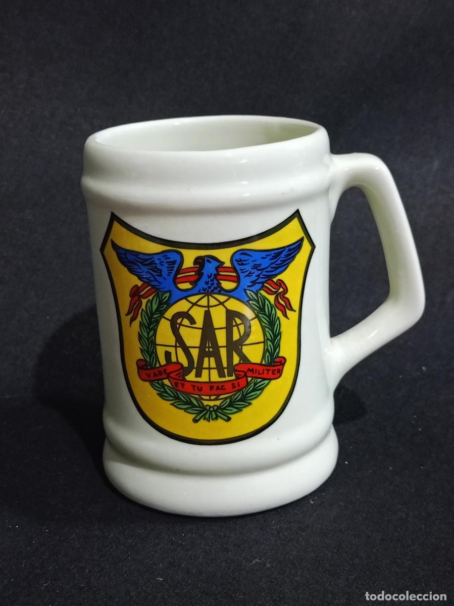 Militaria: antigua jarra militar SAR