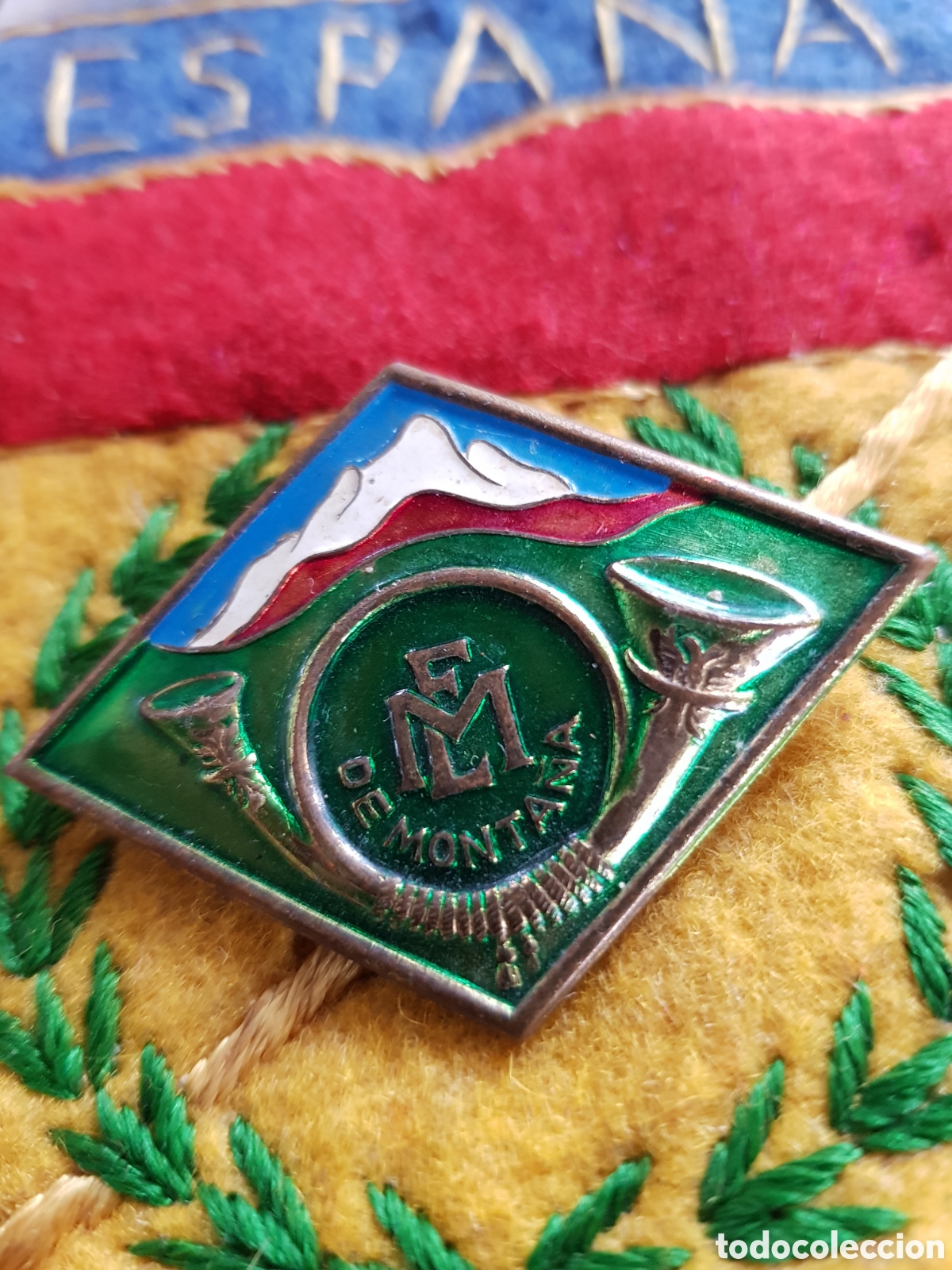 Military Antiques: ANTIGUA INSIGNIA MILITAR DE MONTA&Ntilde;A &Eacute;POCA DE FRANCO