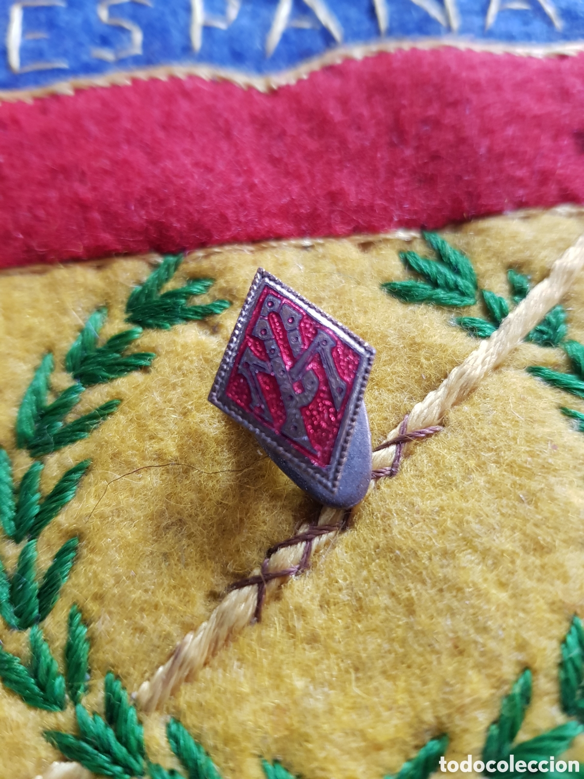 Military Antiques: ANTIGUA INSIGNIA MILITAR ESMALTADA DE SOLAPA GUERRA CIVIL