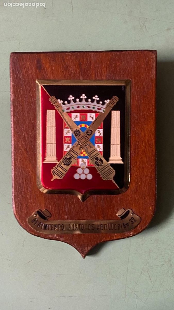 Military Antiques: Metopa militar regimiento mixto artiller&iacute;a n 32 metal esmalte madera 20x14cms