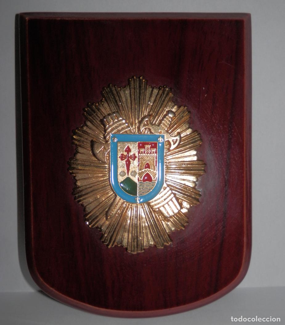 Militaria: METOPA DE UNA UNIDAD MILITAR