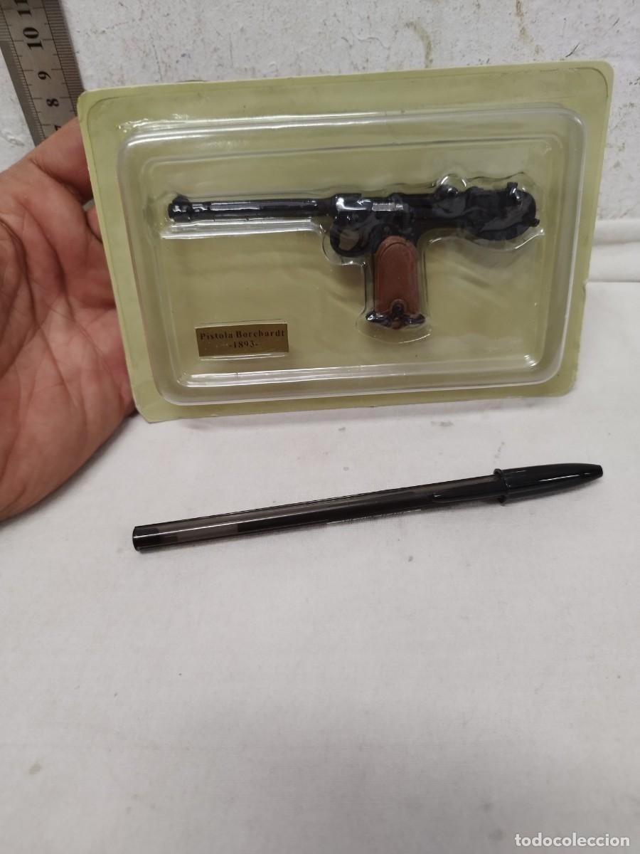 Military Antiques: Pistola Bor Chardt 1893, en miniatura de metal de colecci&oacute;n.