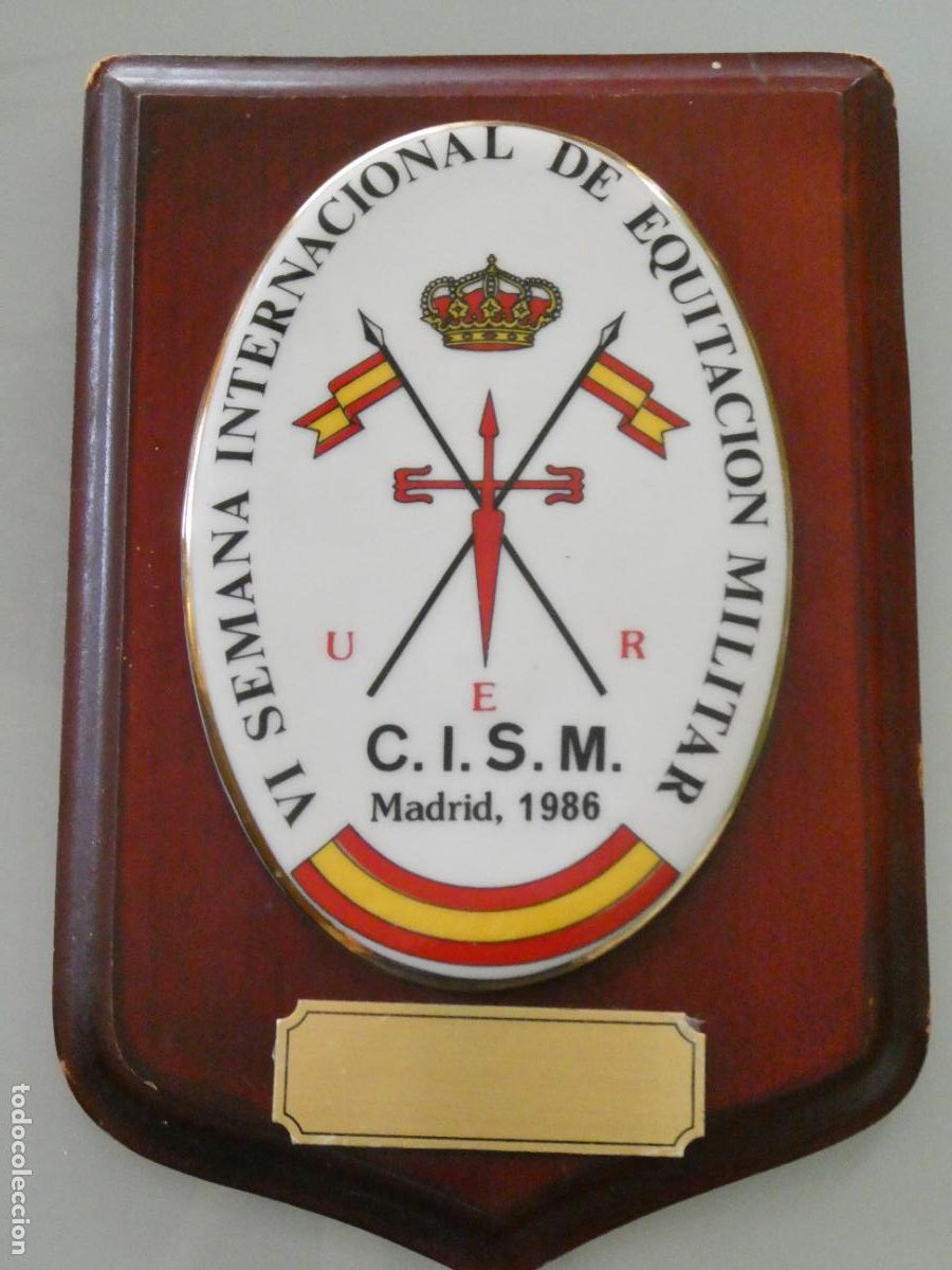 Militaria: METOPA MILITAR. CABALLER&Iacute;A VI SEMANA EQUITACI&Oacute;N MILITAR UER CISM MADRID 1986. 24X16CM. 490GR