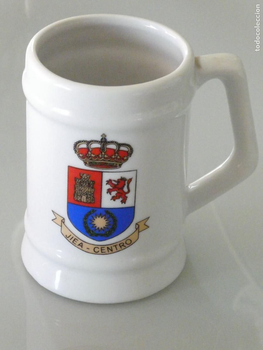 Militaria: JARRA MILITAR DE CER&Aacute;MICA. JIEA CENTRO JEFATURA DE INTENDENCIA. 13CM. 500GR