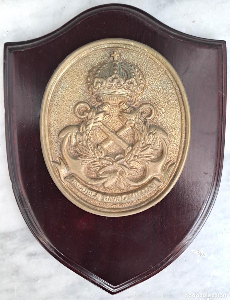 Military Antiques: METOPA DE METAL SOBRE MADERA, ESCUELA NAVAL MILITAR. MET-274
