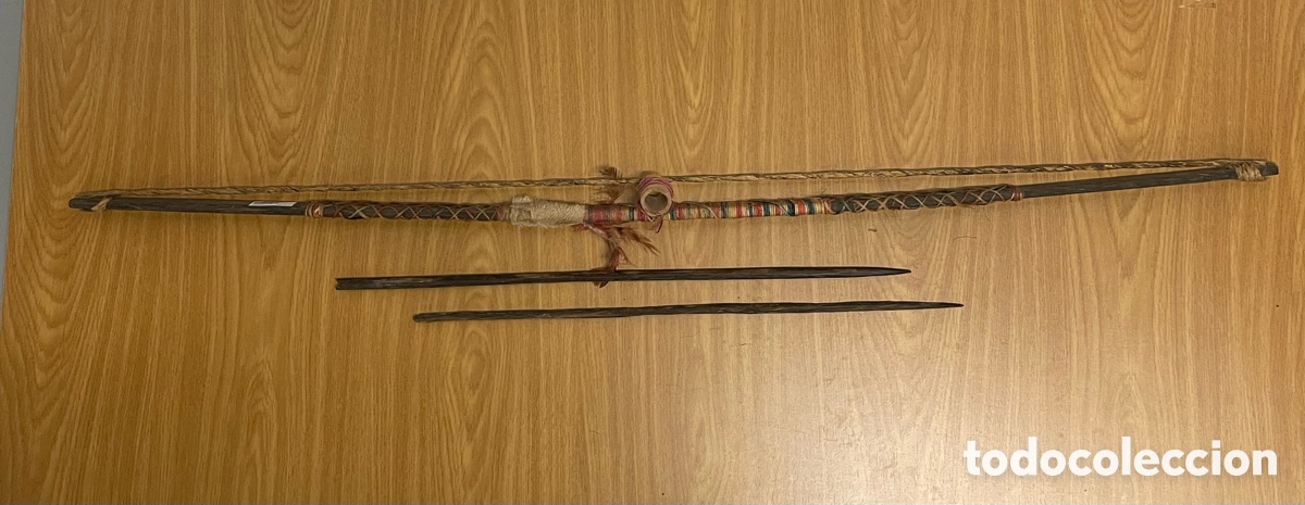 Militaria: Lanza ceremonial ind&iacute;gena doble punta con decoraci&oacute;n tribal &ndash; artesan&iacute;a &eacute;tnica antigua