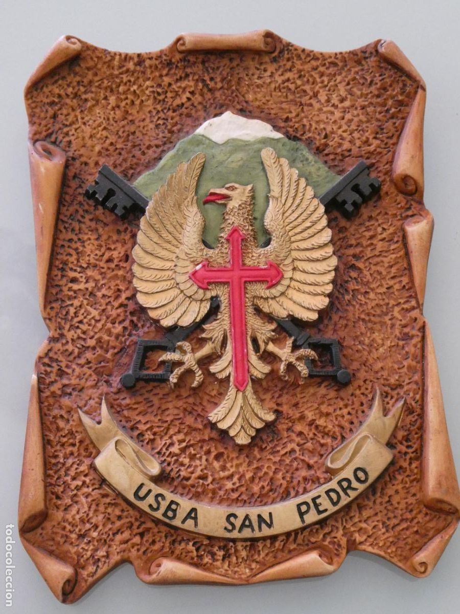 Military Antiques: ANTIGUA METOPA MILITAR. USBA ACUARTELAMIENTO SAN PEDRO COLMENAR VIEJO MADRID. 22,5X17CM. 700GR