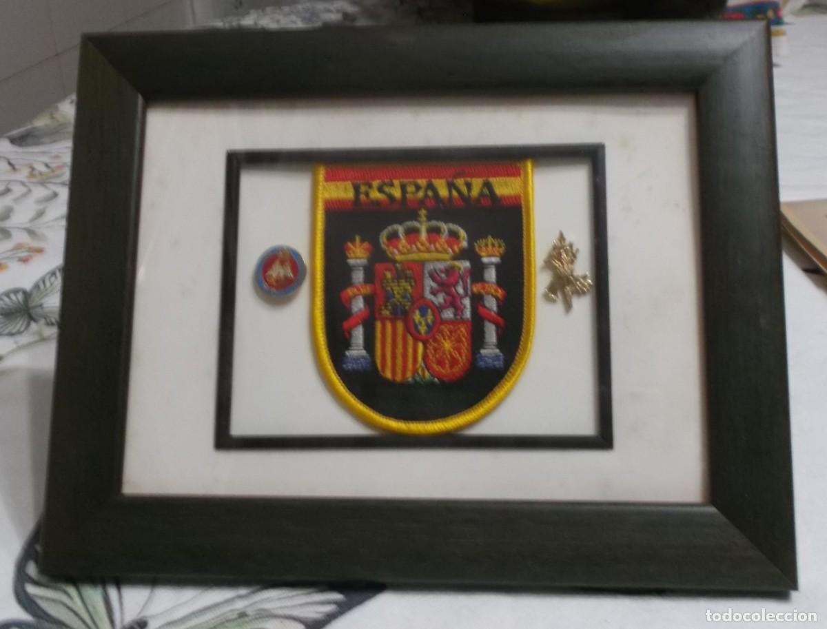 Militaria: emblema de la academia general del aire+parche de espa&ntilde;a y escudo de la legion enmarcado