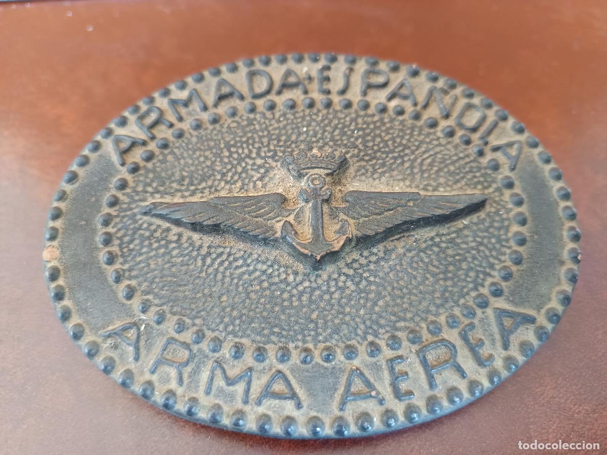 Militaria: METOPA PISAPAPELES DE LA ARMADA ESPA&Ntilde;OLA ARMA AEREA, EN CERAMICA.