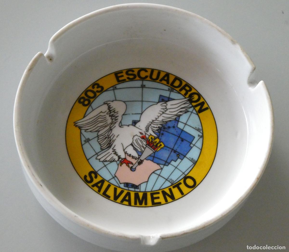 Militaria: CENICERO CER&Aacute;MICA MILITAR. EJ&Eacute;RCITO DEL AIRE. 803 ESCUADRON DE SALVAMENTO. 12CM 280GR