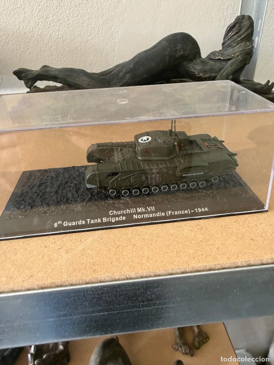 Militaria: Veh&iacute;culo militar a escala, en su caja