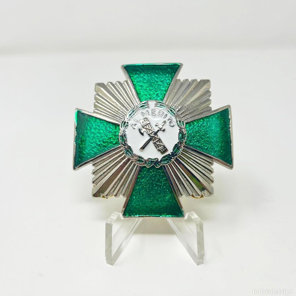 Militaria: Placa M&eacute;rito Guardia Civil &ndash; Distintivo Blanco