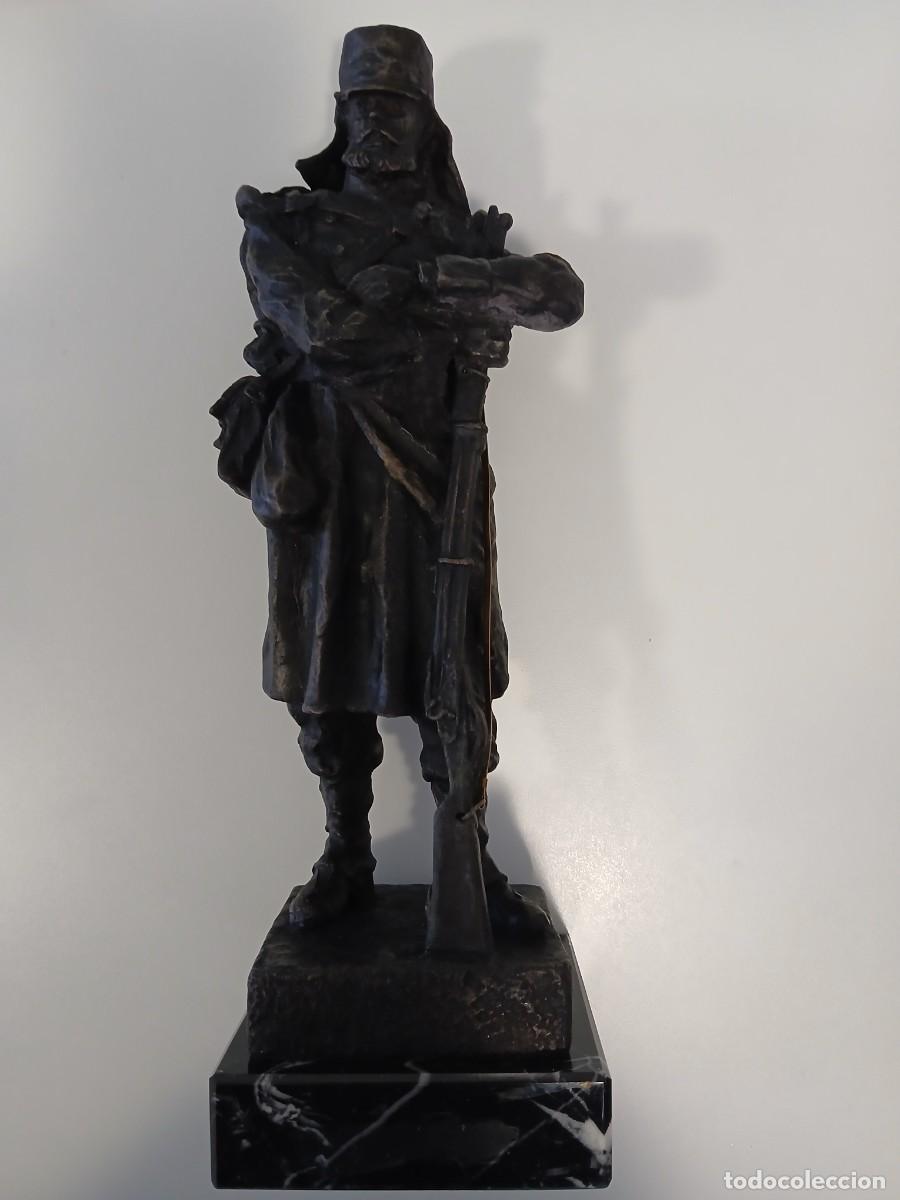 Militaria: Escultura del ejercito espa&ntilde;ol. Cazador de monta&ntilde;a 1880