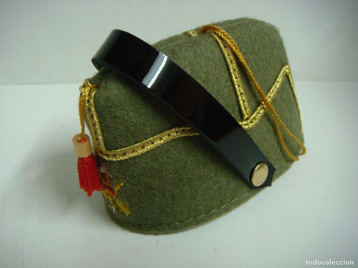 Militaria: CHAPIRI DE TELA EN MINIATURA DE OFICIAL DE LA LEGION LLEVA UNA VENTOSA PARA PODER COLGAR-CAJ-B-N&ordm;125