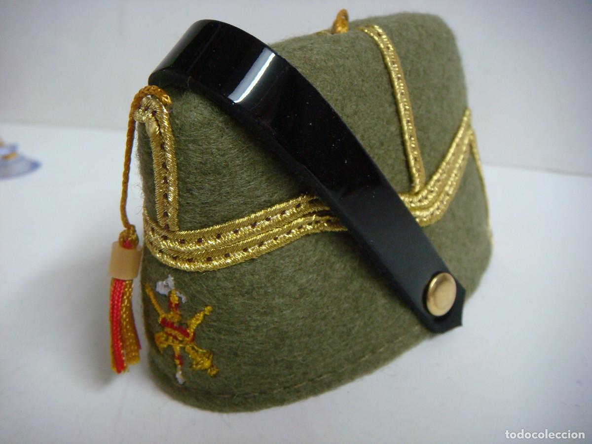 Militaria: CHAPIRI DE TELA EN MINIATURA DE OFICIAL DE LA LEGION LLEVA UNA VENTOSA PARA PODER COLGAR-CAJ-B-N&ordm;125