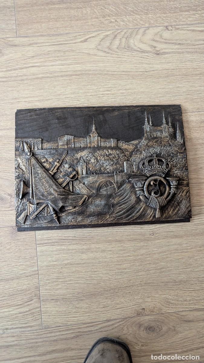 Militaria: Metopa militar bronce por Martin de Vidales