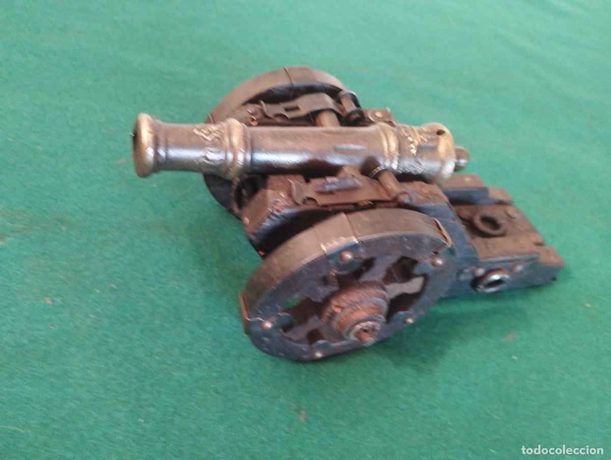 Militaria: Ca&ntilde;&oacute;n miniatura estilo Luis XIV, fabricado &iacute;ntegramente en lat&oacute;n