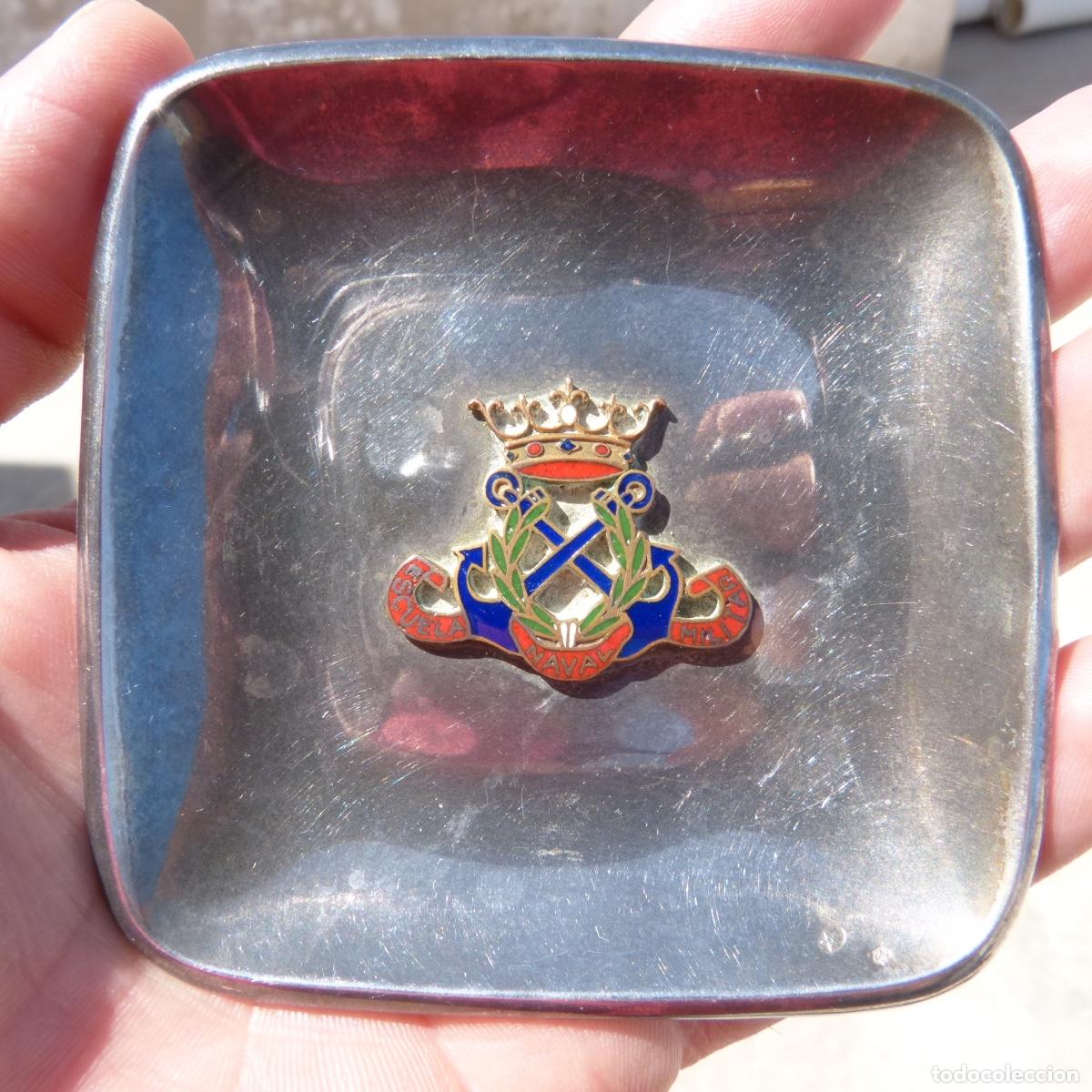 Militaria: Escuela Naval Militar, cenicero en plata de ley contrastada. 9x9cm , 36gr, joyer&iacute;a hernandez Vigo.