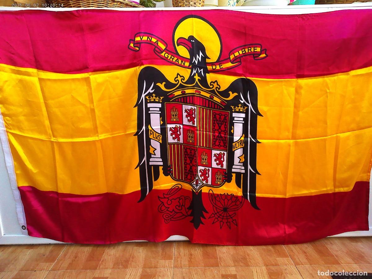 Militaria: PRECIOSA BANDERA DE ESPA&Ntilde;A NACIONAL , ESCUDO DEL AGUILA DE SAN JUAN DE FRANCO.. 85 x 150 cm