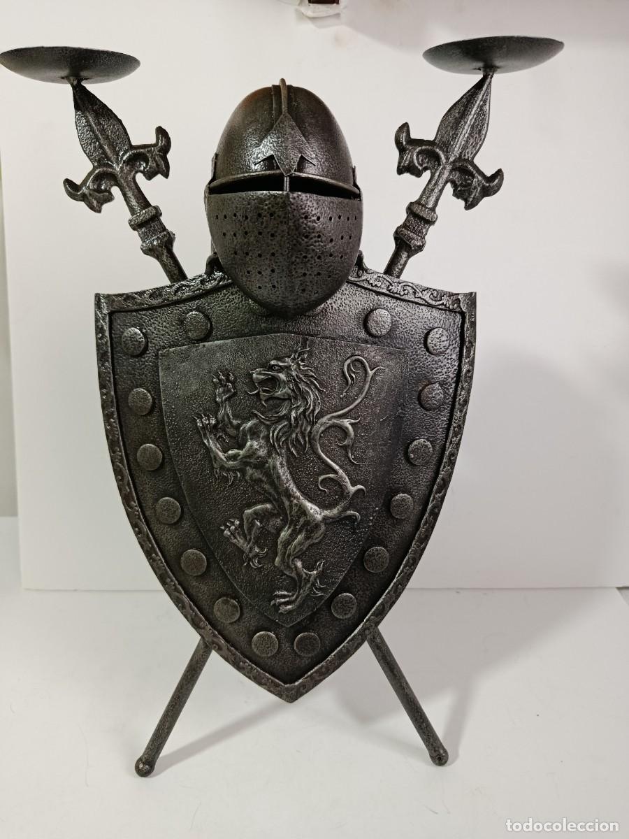 Militaria: ESCUDO DE ARMAS POTAVELAS DE METAL