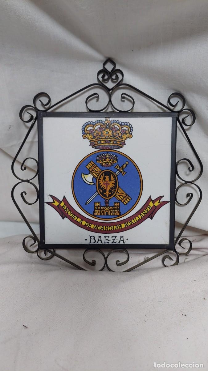 Militaria: Azulejo escuela de guardias Auxiliares Baeza