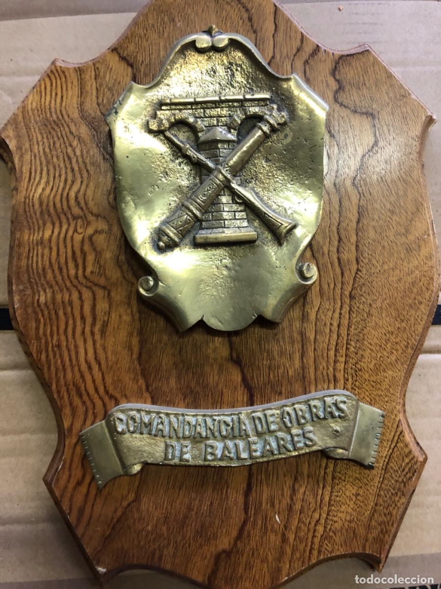 Militaria: METOPA. COMANDANCIA DE OBRAS DE BALEARES. En bronce o lat&oacute;n