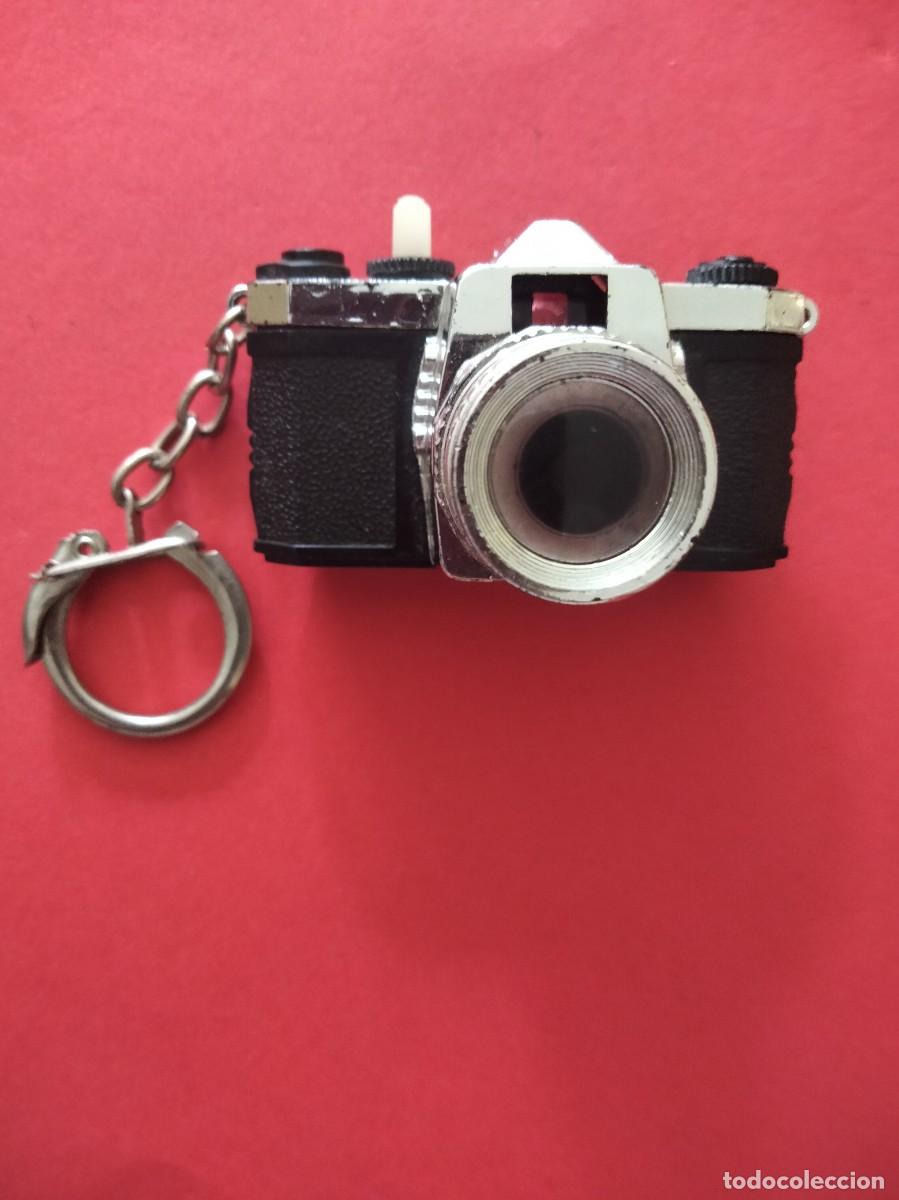 Militaria: Llavero Valle de los Ca&iacute;dos, c&aacute;mara fotogr&aacute;fica visor diapositivas